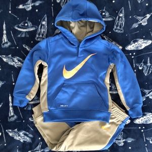 Nike tracksuit- 24m